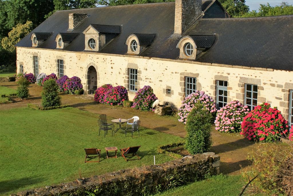 Chateau De La Chasse-guerre Hardanges