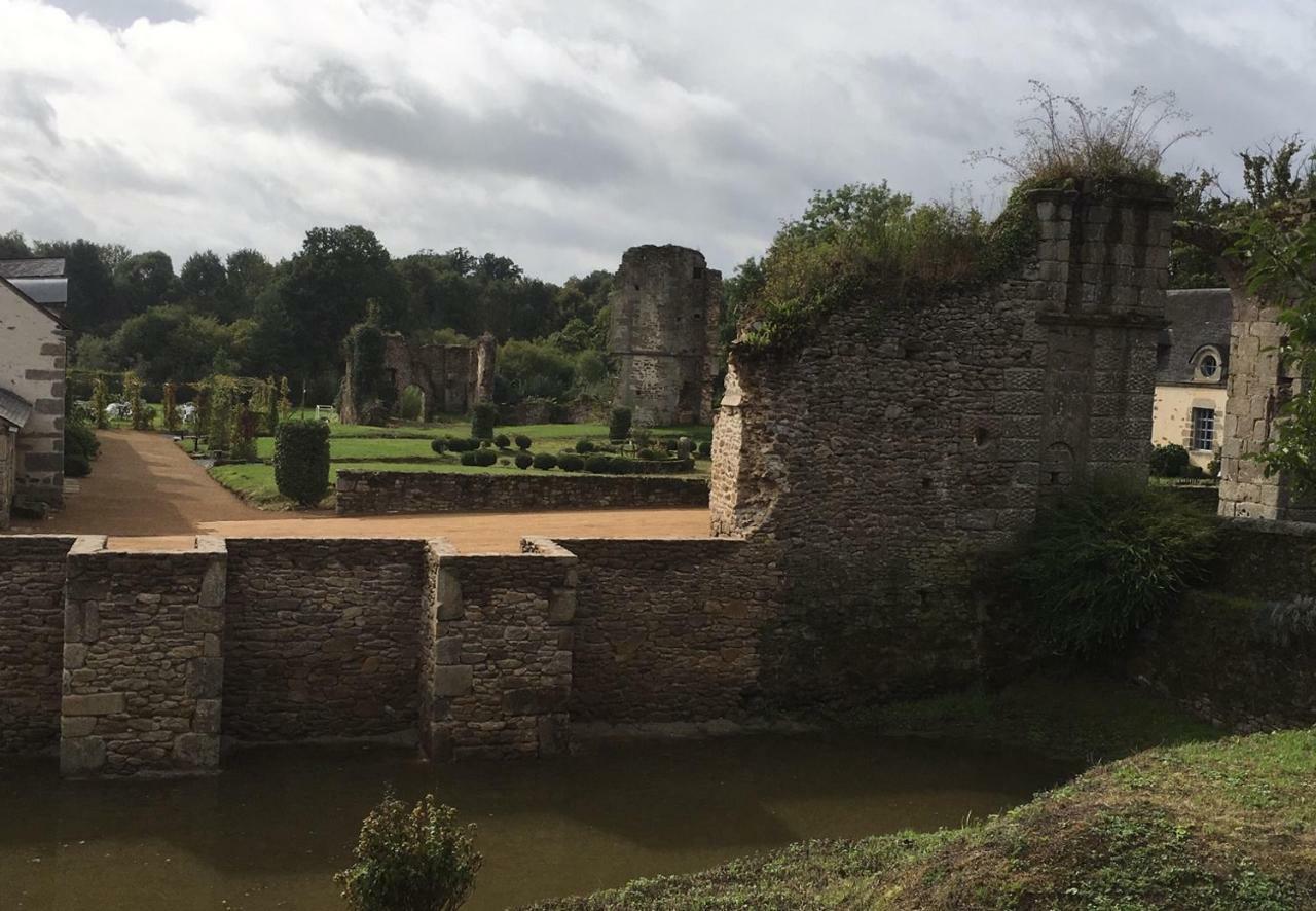 Bed & Breakfast Chateau De La Chasse-guerre Hardanges