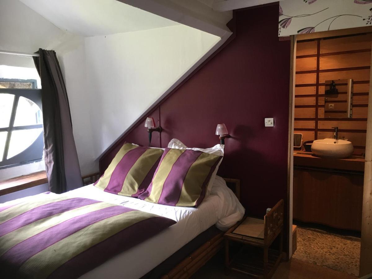 Chateau De La Chasse-guerre Bed & Breakfast *